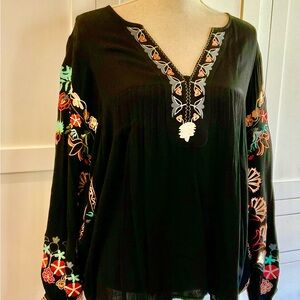BOHO BLK EMBROIDERED TOP NWT - ONE SIZE  Classic Women's Tunic XL,L,M,S